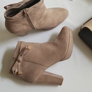 lc lauren conrad leche women's ankle boots